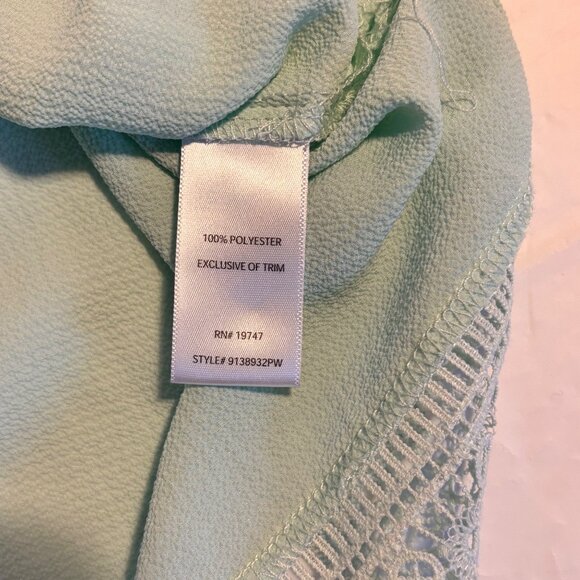 The Pioneer Woman Sage Green Crochet Trim Peasant Blouse With 3/4 Sleeves Size M - Picture 9 of 10